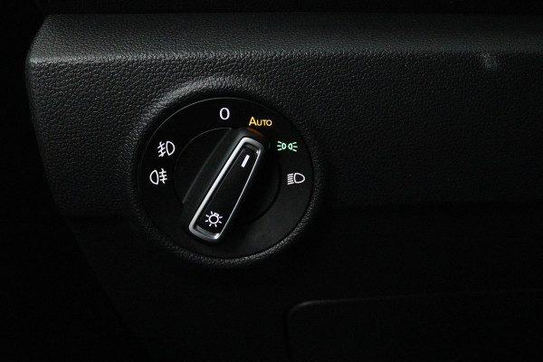 Volkswagen T-Roc 1.5 TSI Sport Business R (PANORAMADAK, DIGITALE COCKPIT, CARPLAY, PDC, GOED ONDERHOUDEN)