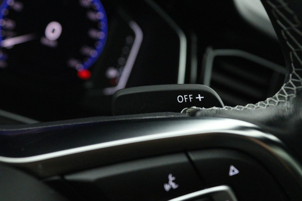 Volkswagen T-Roc 1.5 TSI Sport Business R (PANORAMADAK, DIGITALE COCKPIT, CARPLAY, PDC, GOED ONDERHOUDEN)