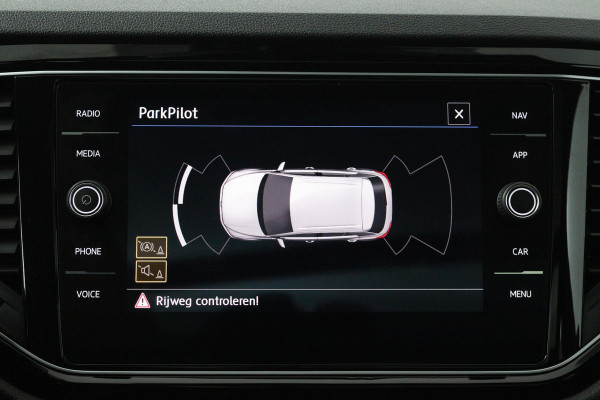 Volkswagen T-Roc 1.5 TSI Sport Business R (PANORAMADAK, DIGITALE COCKPIT, CARPLAY, PDC, GOED ONDERHOUDEN)