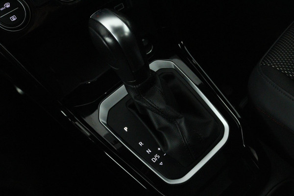 Volkswagen T-Roc 1.5 TSI Sport Business R (PANORAMADAK, DIGITALE COCKPIT, CARPLAY, PDC, GOED ONDERHOUDEN)