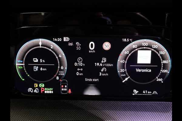 Volkswagen Golf 1.5 eHybrid GTE 272PK PHEV | Verlengde garantie  | Navigatie | Panorama dak | Black Style | 18" Lm velgen | Multimedia pakket plus | Volkswagen Golf 1.5 eHybrid GTE 272PK PHEV | Verlengde garantie  | Navigatie | Panorama dak | Black Style | 18" Lm velgen | Multimedia pakket plus |