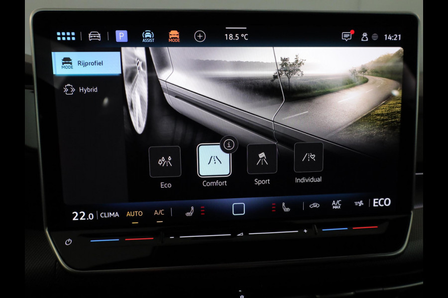 Volkswagen Golf 1.5 eHybrid GTE 272PK PHEV | Verlengde garantie  | Navigatie | Panorama dak | Black Style | 18" Lm velgen | Multimedia pakket plus | Volkswagen Golf 1.5 eHybrid GTE 272PK PHEV | Verlengde garantie  | Navigatie | Panorama dak | Black Style | 18" Lm velgen | Multimedia pakket plus |