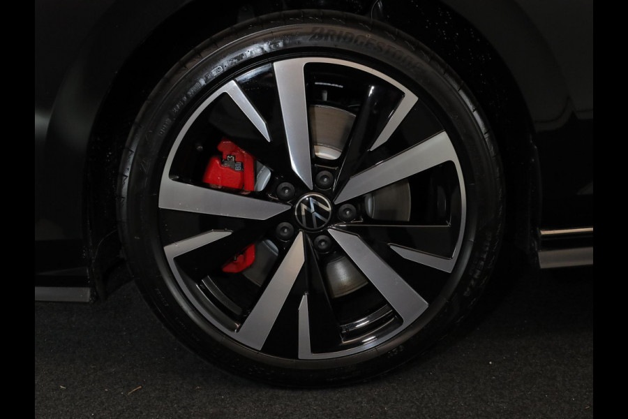 Volkswagen Golf 1.5 eHybrid GTE 272PK PHEV | Verlengde garantie  | Navigatie | Panorama dak | Black Style | 18" Lm velgen | Multimedia pakket plus | Volkswagen Golf 1.5 eHybrid GTE 272PK PHEV | Verlengde garantie  | Navigatie | Panorama dak | Black Style | 18" Lm velgen | Multimedia pakket plus |