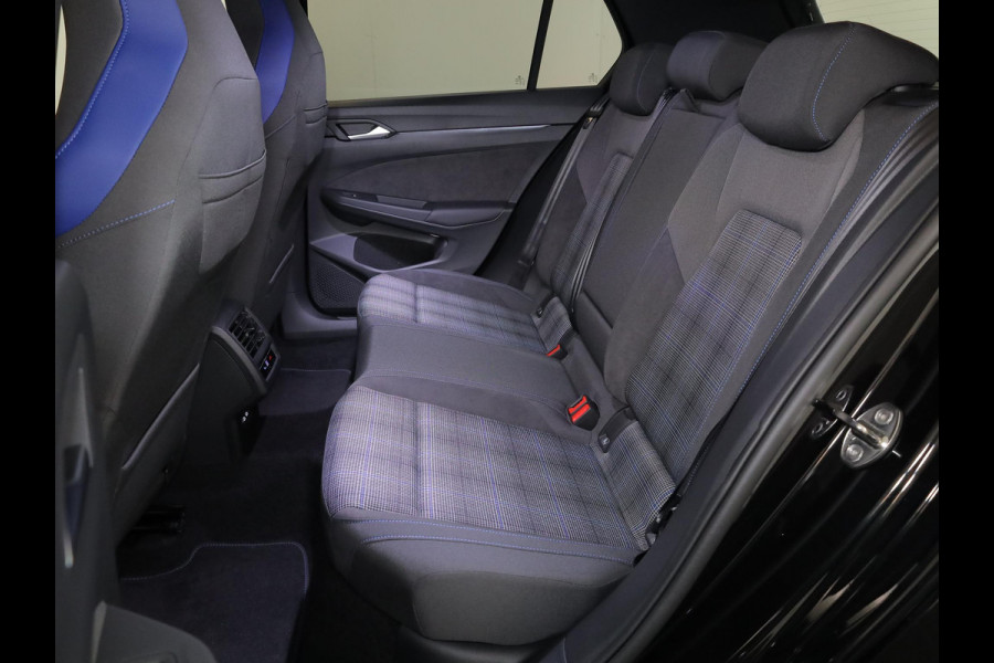 Volkswagen Golf 1.5 eHybrid GTE 272PK PHEV | Verlengde garantie  | Navigatie | Panorama dak | Black Style | 18" Lm velgen | Multimedia pakket plus | Volkswagen Golf 1.5 eHybrid GTE 272PK PHEV | Verlengde garantie  | Navigatie | Panorama dak | Black Style | 18" Lm velgen | Multimedia pakket plus |