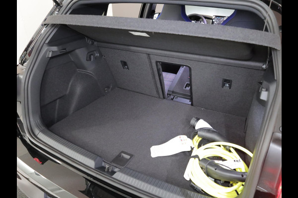 Volkswagen Golf 1.5 eHybrid GTE 272PK PHEV | Verlengde garantie  | Navigatie | Panorama dak | Black Style | 18" Lm velgen | Multimedia pakket plus | Volkswagen Golf 1.5 eHybrid GTE 272PK PHEV | Verlengde garantie  | Navigatie | Panorama dak | Black Style | 18" Lm velgen | Multimedia pakket plus |