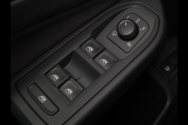 Volkswagen Golf 1.5 eHybrid GTE 272PK PHEV | Verlengde garantie  | Navigatie | Panorama dak | Black Style | 18" Lm velgen | Multimedia pakket plus | Volkswagen Golf 1.5 eHybrid GTE 272PK PHEV | Verlengde garantie  | Navigatie | Panorama dak | Black Style | 18" Lm velgen | Multimedia pakket plus |