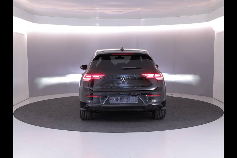 Volkswagen Golf 1.5 eHybrid GTE 272PK PHEV | Verlengde garantie  | Navigatie | Panorama dak | Black Style | 18" Lm velgen | Multimedia pakket plus | Volkswagen Golf 1.5 eHybrid GTE 272PK PHEV | Verlengde garantie  | Navigatie | Panorama dak | Black Style | 18" Lm velgen | Multimedia pakket plus |