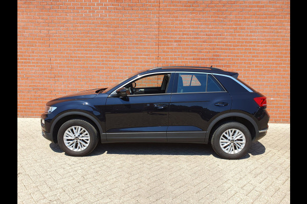 Volkswagen T-Roc 1.5 TSI 150pk DSG Style Team Navigatie Apple Carplay/Android Auto Camera Adaptive Cruise Control Elektrische achterklep Stoel-en stuurverwarming Climate Control