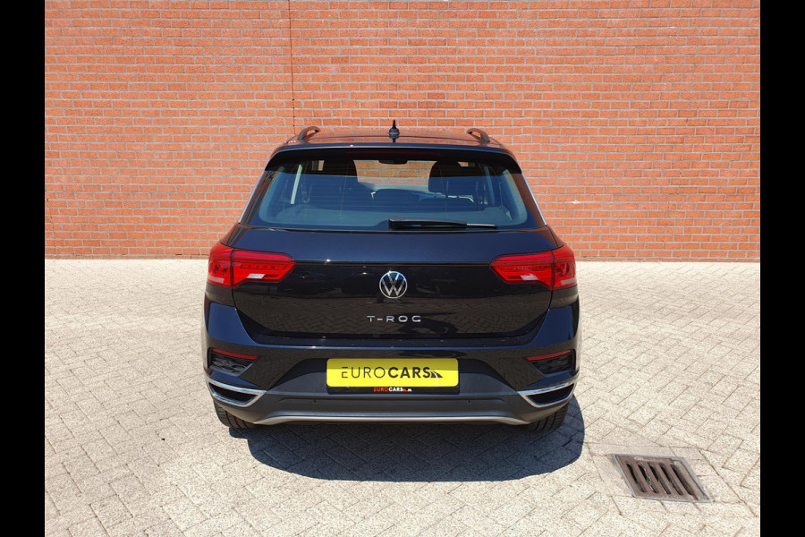 Volkswagen T-Roc 1.5 TSI 150pk DSG Style Team Navigatie Apple Carplay/Android Auto Camera Adaptive Cruise Control Elektrische achterklep Stoel-en stuurverwarming Climate Control