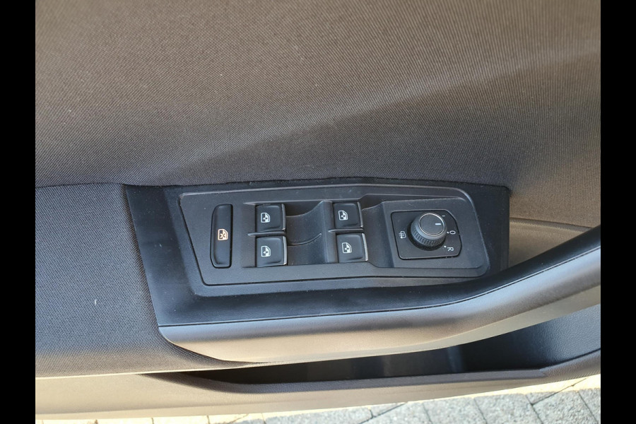 Volkswagen T-Roc 1.5 TSI 150pk DSG Style Team Navigatie Apple Carplay/Android Auto Camera Adaptive Cruise Control Elektrische achterklep Stoel-en stuurverwarming Climate Control