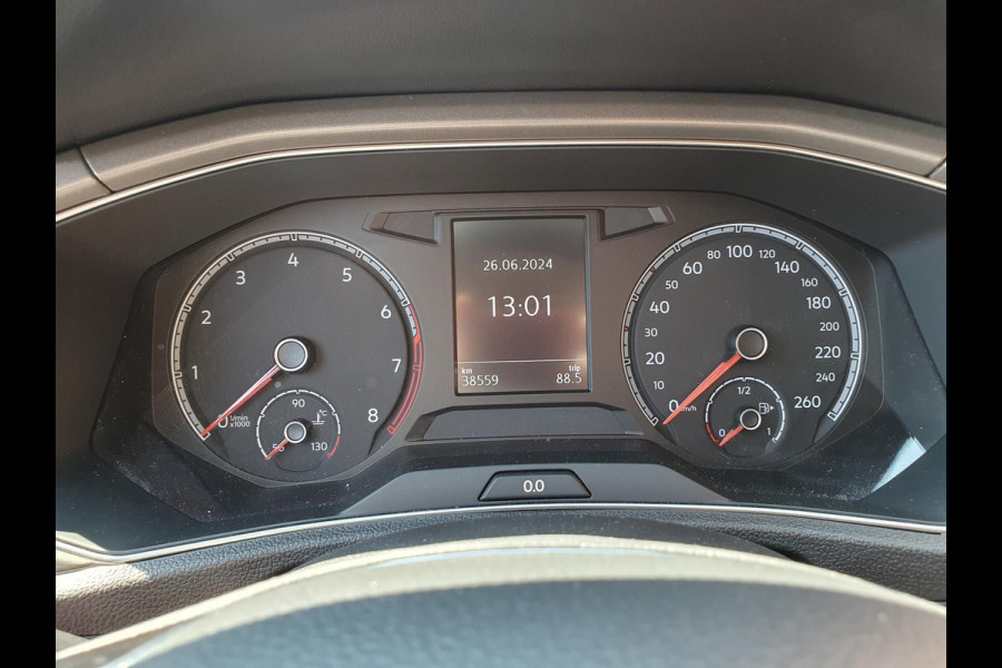 Volkswagen T-Roc 1.5 TSI 150pk DSG Style Team Navigatie Apple Carplay/Android Auto Camera Adaptive Cruise Control Elektrische achterklep Stoel-en stuurverwarming Climate Control