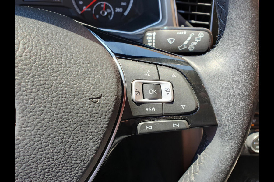 Volkswagen T-Roc 1.5 TSI 150pk DSG Style Team Navigatie Apple Carplay/Android Auto Camera Adaptive Cruise Control Elektrische achterklep Stoel-en stuurverwarming Climate Control