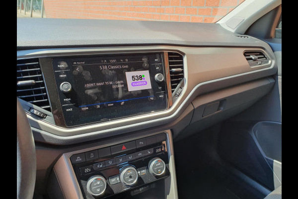Volkswagen T-Roc 1.5 TSI 150pk DSG Style Team Navigatie Apple Carplay/Android Auto Camera Adaptive Cruise Control Elektrische achterklep Stoel-en stuurverwarming Climate Control
