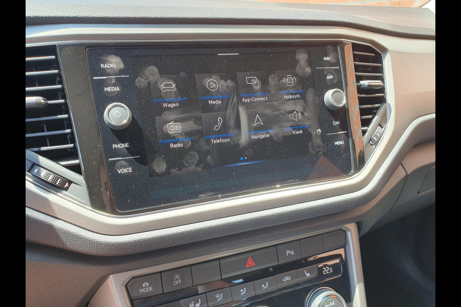 Volkswagen T-Roc 1.5 TSI 150pk DSG Style Team Navigatie Apple Carplay/Android Auto Camera Adaptive Cruise Control Elektrische achterklep Stoel-en stuurverwarming Climate Control