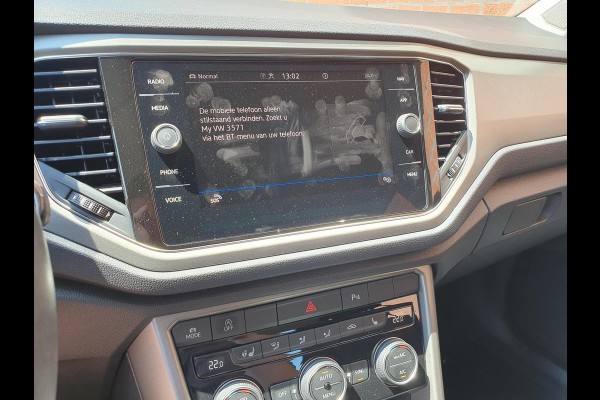 Volkswagen T-Roc 1.5 TSI 150pk DSG Style Team Navigatie Apple Carplay/Android Auto Camera Adaptive Cruise Control Elektrische achterklep Stoel-en stuurverwarming Climate Control