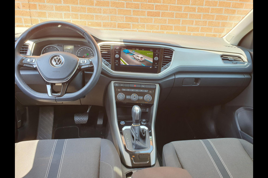 Volkswagen T-Roc 1.5 TSI 150pk DSG Style Team Navigatie Apple Carplay/Android Auto Camera Adaptive Cruise Control Elektrische achterklep Stoel-en stuurverwarming Climate Control