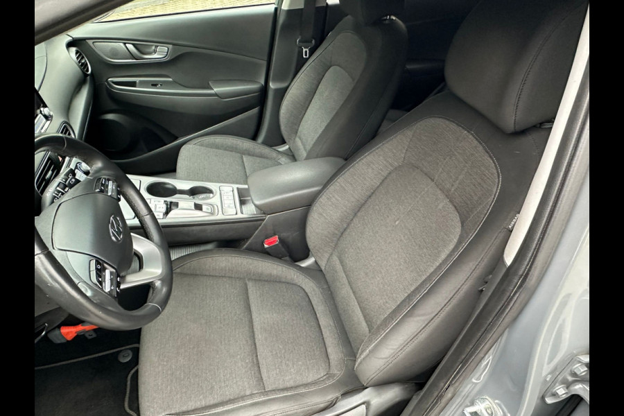 Hyundai Kona EV Fashion 64 kWh | 3e Fase | SOH 98% | Warmte pomp | Climate Control | Navi || occasion
