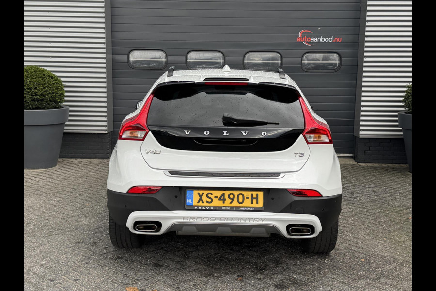 Volvo V40 Cross Country 1.5 T3 Polar+ Luxury | Camera | DAB | Navigatie | Stoelverwarming | Lichtmetalen Velgen |