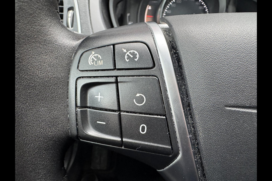 Volvo V40 Cross Country 1.5 T3 Polar+ Luxury | Camera | DAB | Navigatie | Stoelverwarming | Lichtmetalen Velgen |