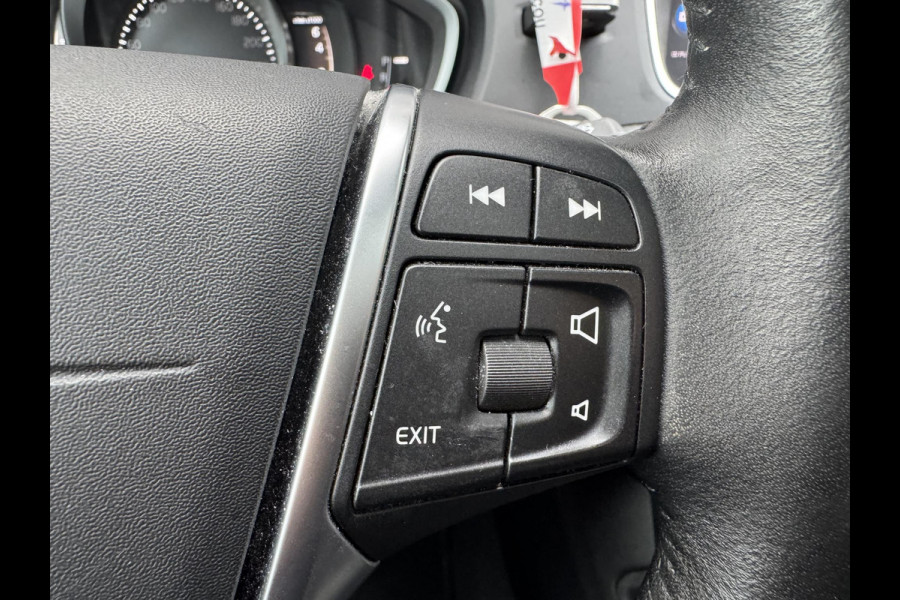 Volvo V40 Cross Country 1.5 T3 Polar+ Luxury | Camera | DAB | Navigatie | Stoelverwarming | Lichtmetalen Velgen |