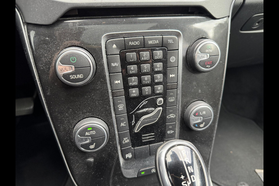 Volvo V40 Cross Country 1.5 T3 Polar+ Luxury | Camera | DAB | Navigatie | Stoelverwarming | Lichtmetalen Velgen |