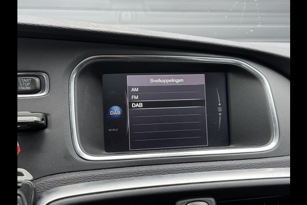 Volvo V40 Cross Country 1.5 T3 Polar+ Luxury | Camera | DAB | Navigatie | Stoelverwarming | Lichtmetalen Velgen |