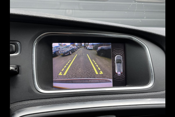 Volvo V40 Cross Country 1.5 T3 Polar+ Luxury | Camera | DAB | Navigatie | Stoelverwarming | Lichtmetalen Velgen |