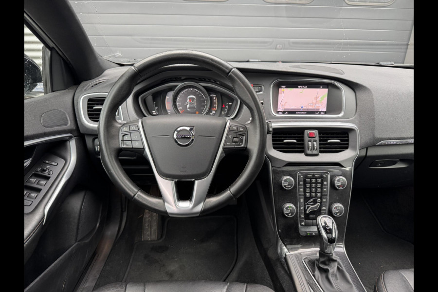 Volvo V40 Cross Country 1.5 T3 Polar+ Luxury | Camera | DAB | Navigatie | Stoelverwarming | Lichtmetalen Velgen |