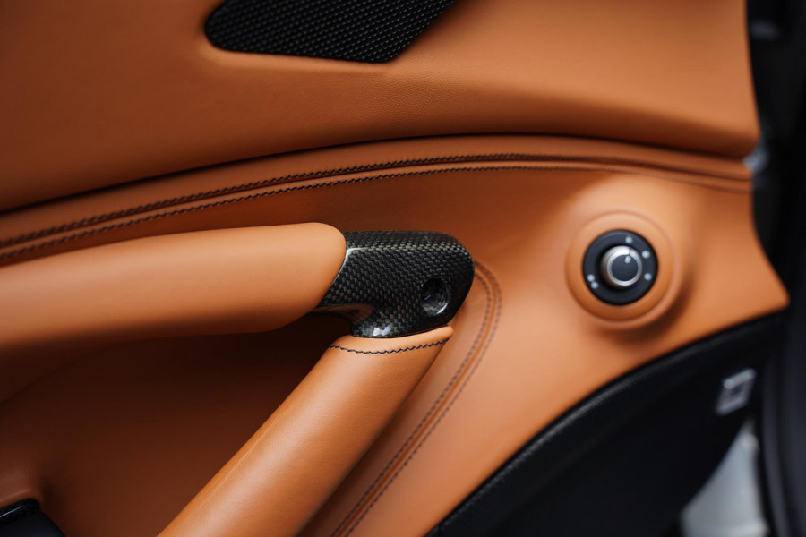 Ferrari F8 Tributo 3.9 V8 HELE VERKOCHT Ferrari F8 Tributo 3.9 V8 HELE VERKOCHT