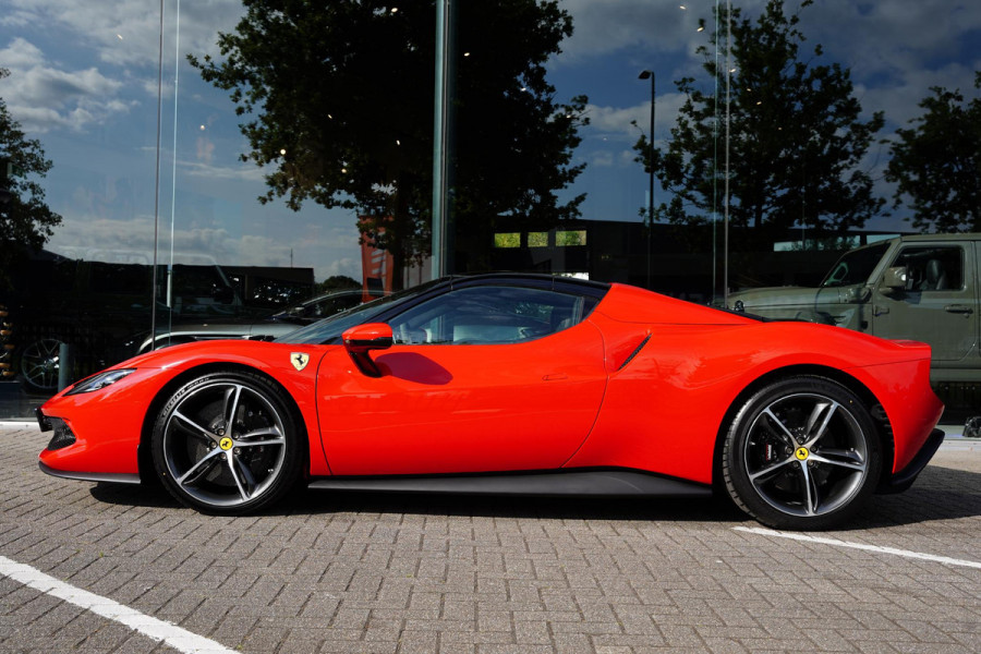 Ferrari 296 GTS 3.0 V6 F 1 Atelier Car Lifting Ferrari 296 GTS 3.0 V6 F 1 Atelier Car Lifting