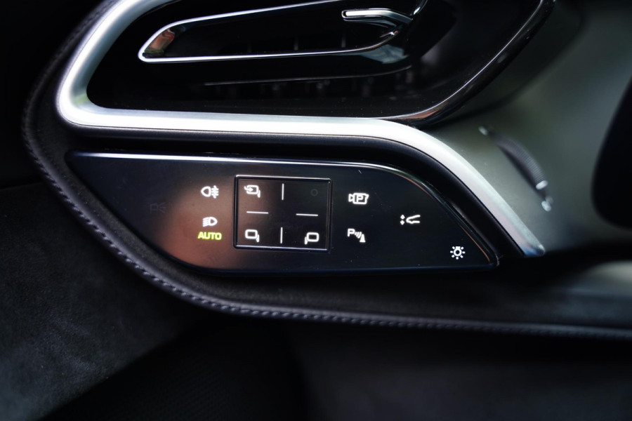 Ferrari 296 GTS 3.0 V6 F 1 Atelier Car Lifting Ferrari 296 GTS 3.0 V6 F 1 Atelier Car Lifting