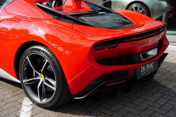 Ferrari 296 GTS 3.0 V6 F 1 Atelier Car Lifting Ferrari 296 GTS 3.0 V6 F 1 Atelier Car Lifting