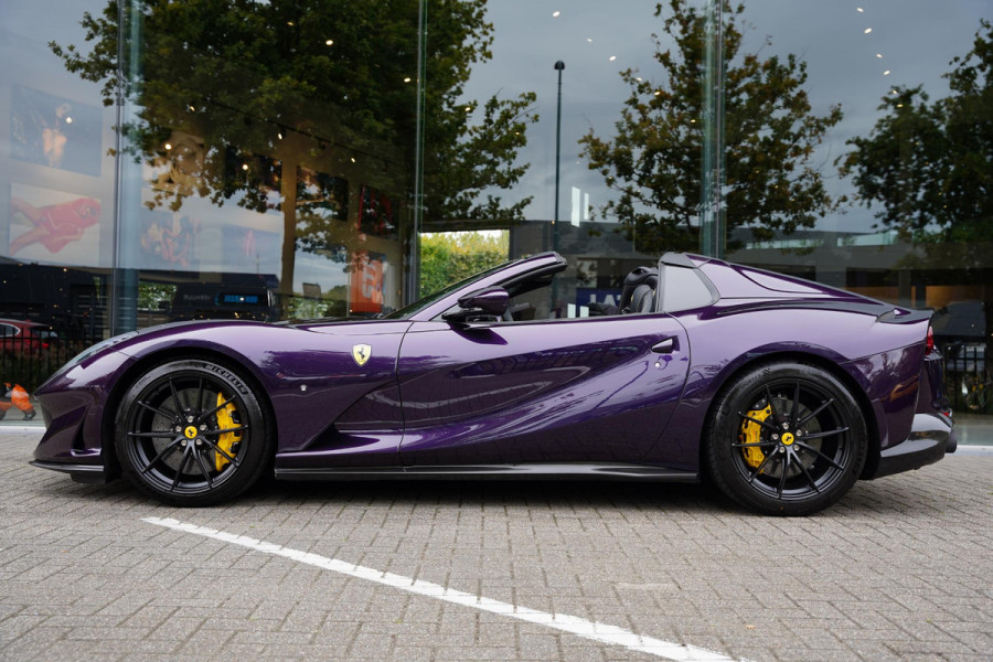 Ferrari 812 GTS 6.5 V12 HELE Viola Hong Kong Carbon Lifting