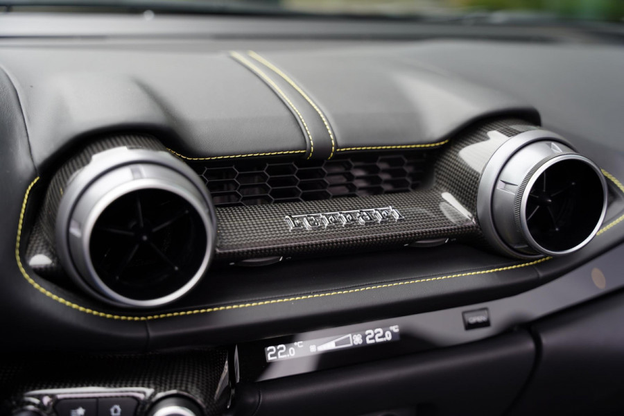 Ferrari 812 GTS 6.5 V12 HELE Viola Hong Kong Carbon Lifting