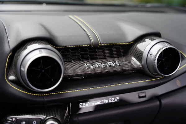 Ferrari 812 GTS 6.5 V12 HELE Viola Hong Kong Carbon Lifting