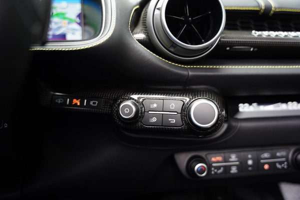 Ferrari 812 GTS 6.5 V12 HELE Viola Hong Kong Carbon Lifting