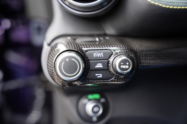 Ferrari 812 GTS 6.5 V12 HELE Viola Hong Kong Carbon Lifting