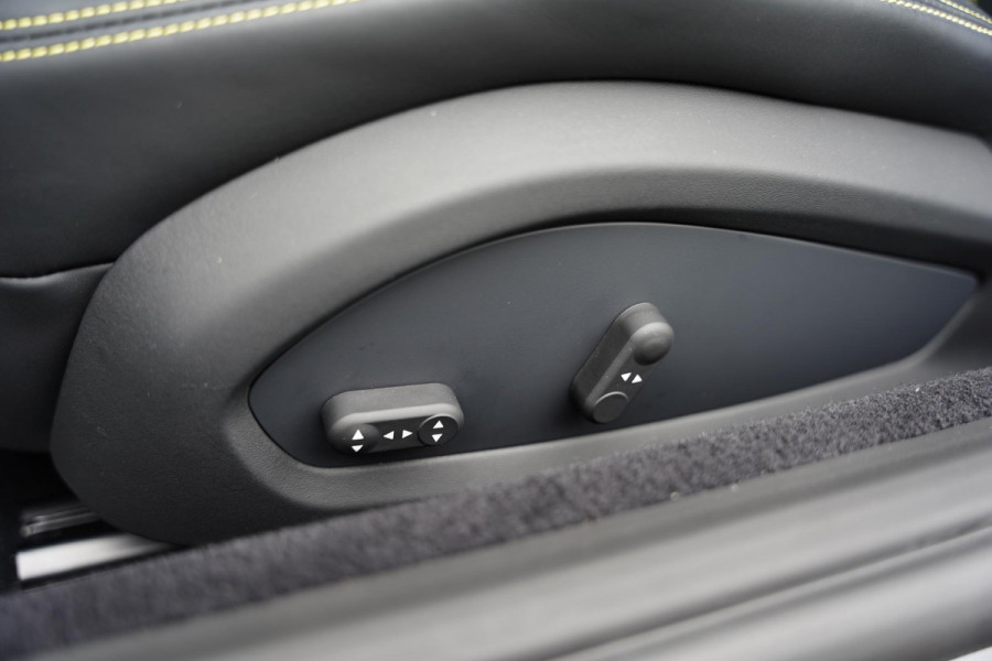 Ferrari 812 GTS 6.5 V12 HELE Viola Hong Kong Carbon Lifting