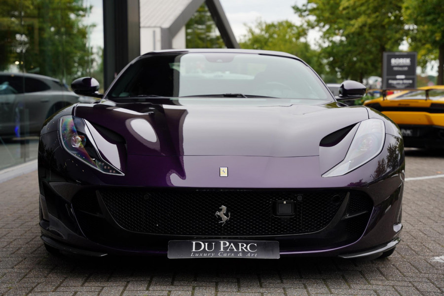 Ferrari 812 GTS 6.5 V12 HELE Viola Hong Kong Carbon Lifting
