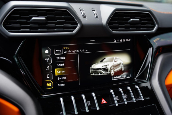 Lamborghini Urus 4.0 V8 Graphite Capsule NL-Auto Stealth X-PEL Lamborghini Urus 4.0 V8 Graphite Capsule NL-Auto Stealth X-PEL