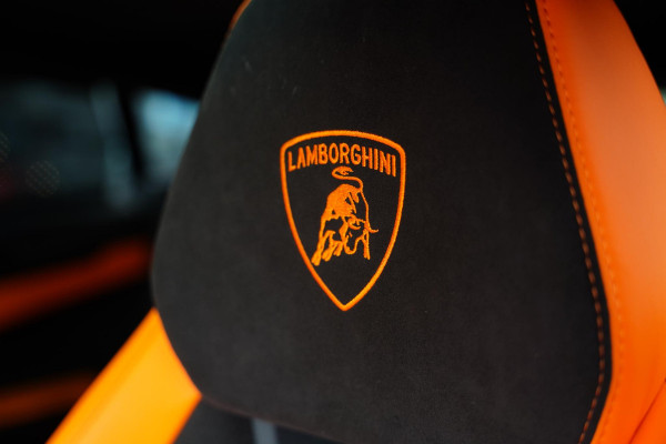 Lamborghini Urus 4.0 V8 Graphite Capsule NL-Auto Stealth X-PEL Lamborghini Urus 4.0 V8 Graphite Capsule NL-Auto Stealth X-PEL