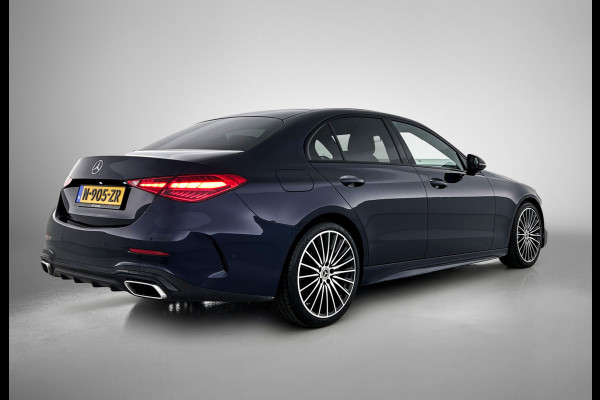Mercedes-Benz C-Klasse 180 AMG Line Multispaaks lichtmetalen velgen 19 inch. Navigatie | parking support met camera achter | Inclusief 24 maanden MB Certified garantie voor Europa.