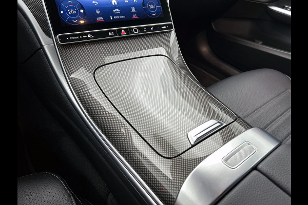 Mercedes-Benz C-Klasse 180 AMG Line Multispaaks lichtmetalen velgen 19 inch. Navigatie | parking support met camera achter | Inclusief 24 maanden MB Certified garantie voor Europa.