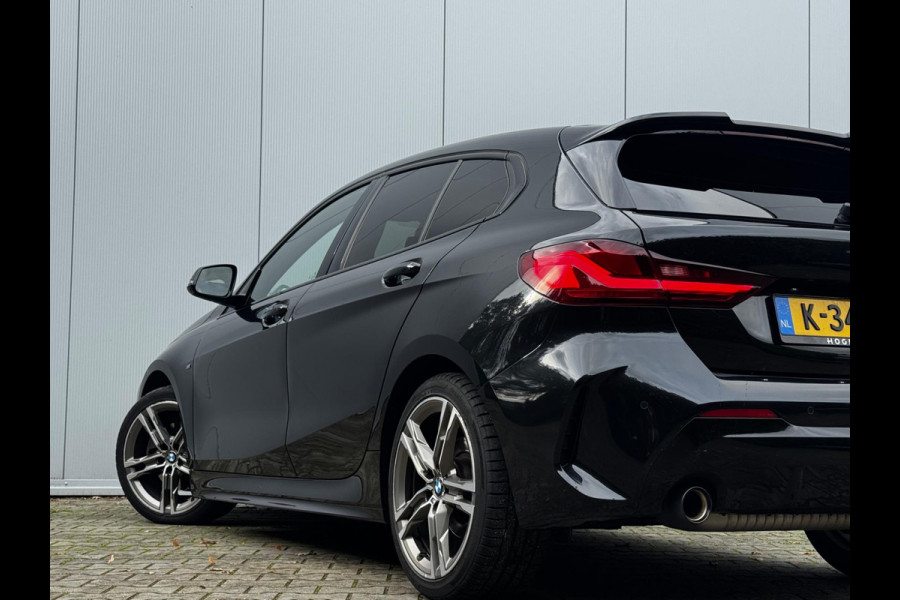 BMW 1-serie 118i M SPORT EXECUTIVE EDITION PANORAMADAK CARPLAY DAB+ ORIGINEEL NEDERLANDS LED BMW 1-serie 118i M SPORT EXECUTIVE EDITION PANORAMADAK CARPLAY DAB+ ORIGINEEL NEDERLANDS LED
