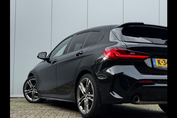 BMW 1-serie 118i M SPORT EXECUTIVE EDITION PANORAMADAK CARPLAY DAB+ ORIGINEEL NEDERLANDS LED BMW 1-serie 118i M SPORT EXECUTIVE EDITION PANORAMADAK CARPLAY DAB+ ORIGINEEL NEDERLANDS LED