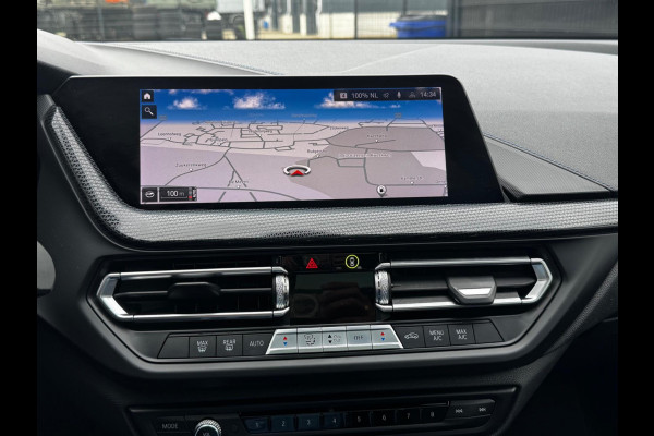 BMW 1-serie 118i M SPORT EXECUTIVE EDITION PANORAMADAK CARPLAY DAB+ ORIGINEEL NEDERLANDS LED BMW 1-serie 118i M SPORT EXECUTIVE EDITION PANORAMADAK CARPLAY DAB+ ORIGINEEL NEDERLANDS LED