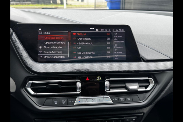 BMW 1-serie 118i M SPORT EXECUTIVE EDITION PANORAMADAK CARPLAY DAB+ ORIGINEEL NEDERLANDS LED BMW 1-serie 118i M SPORT EXECUTIVE EDITION PANORAMADAK CARPLAY DAB+ ORIGINEEL NEDERLANDS LED
