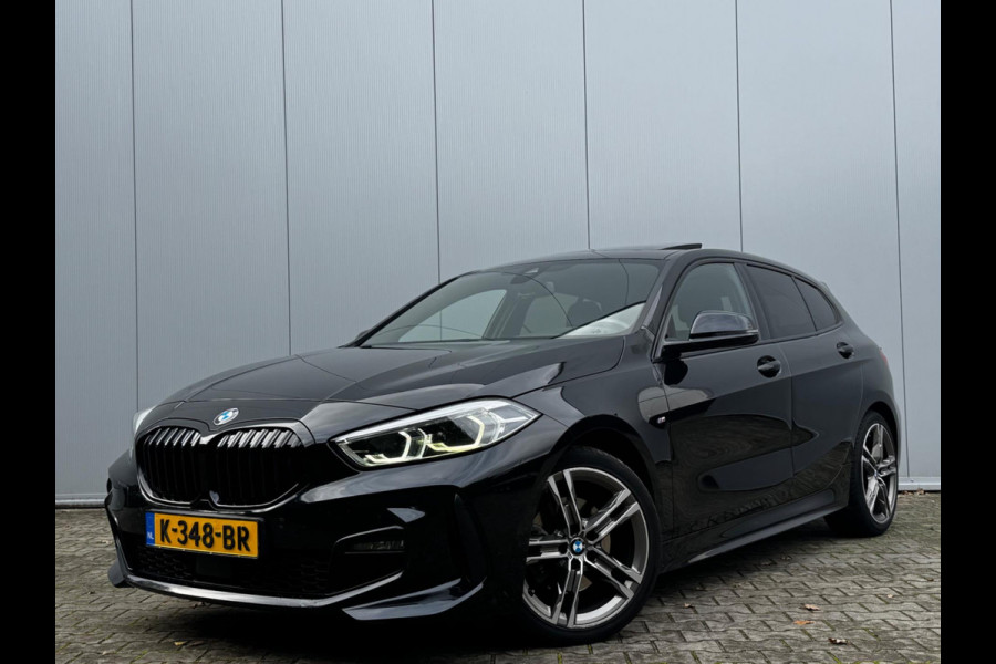 BMW 1-serie 118i M SPORT EXECUTIVE EDITION PANORAMADAK CARPLAY DAB+ ORIGINEEL NEDERLANDS LED BMW 1-serie 118i M SPORT EXECUTIVE EDITION PANORAMADAK CARPLAY DAB+ ORIGINEEL NEDERLANDS LED