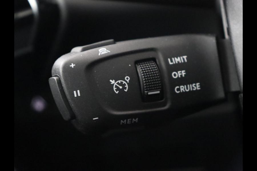 DS 7 Crossback E-Tense Rivoli | Panoramadak | Trekhaak | Leder | Stoelverwarming | Nachtzicht | Adaptive cruise | 360 Camera | Carplay | Sfeerverlichting | Navigatie | Keyless | 19'' | Memory