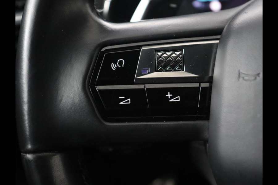 DS 7 Crossback E-Tense Rivoli | Panoramadak | Trekhaak | Leder | Stoelverwarming | Nachtzicht | Adaptive cruise | 360 Camera | Carplay | Sfeerverlichting | Navigatie | Keyless | 19'' | Memory